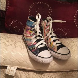 Converse tennis shoes